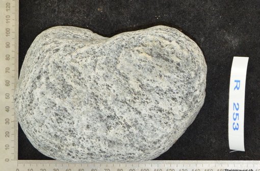 Nr R-253 Granit-Stein Bleniotal Tessin